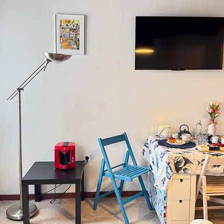 Henrys House By Ca-sa Check *